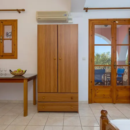 Anemomylos Studios - Private Pool, Family Escape, By Zantewize Vasilikos  Room photo