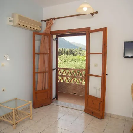 Anemomylos Studios - Private Pool, Family Escape, By Zantewize Vasilikos  Room photo