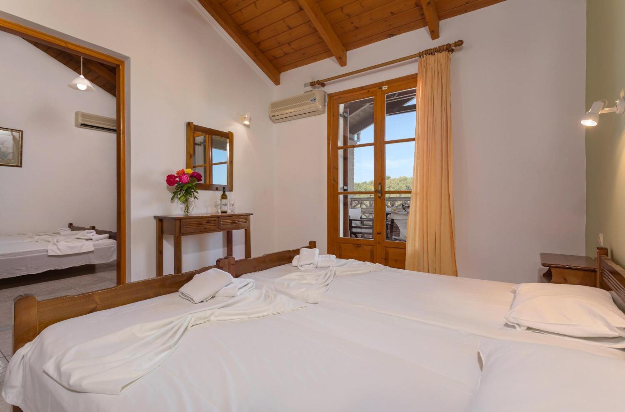 Apartment Anemomylos - Private Pool, Family Escape, By Zantewize Vasilikos (Zakynthos)