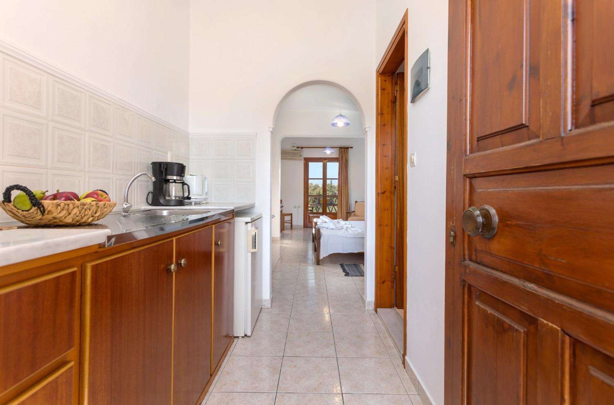 Apartment Anemomylos - Private Pool, Family Escape, By Zantewize